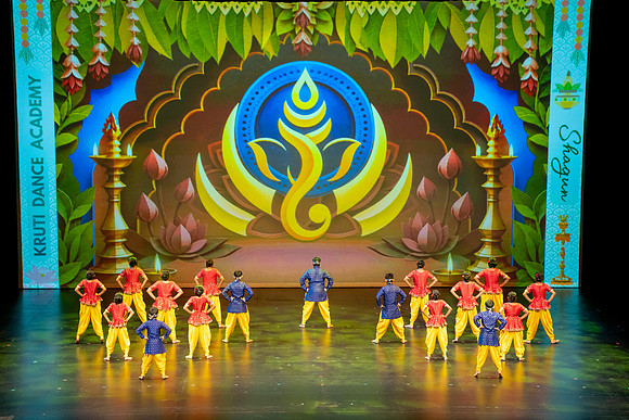 91-Kruthi-Shagun-Show2__DSC8137