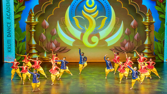 96-Kruthi-Shagun-Show2__DSC8145