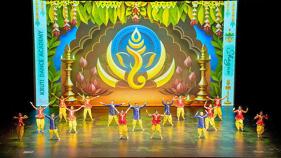 99-Kruthi-Shagun-Show2__DSC8151