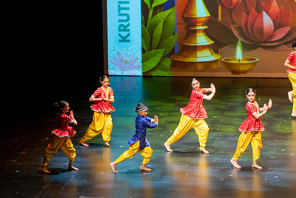 117-Kruthi-Shagun-Show2__DSC8189