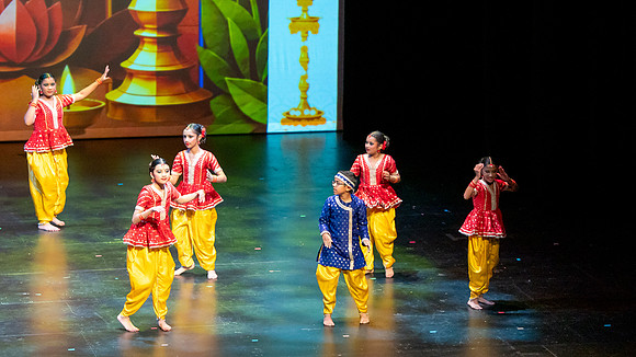 126-Kruthi-Shagun-Show2__DSC8197