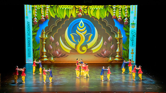150-Kruthi-Shagun-Show2__DSC8213