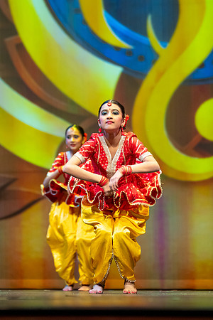 148-Kruthi-Shagun-Show2_VV206379