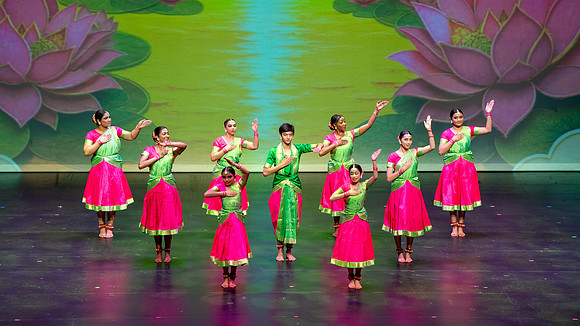 183-Kruthi-Shagun-Show2__DSC8254
