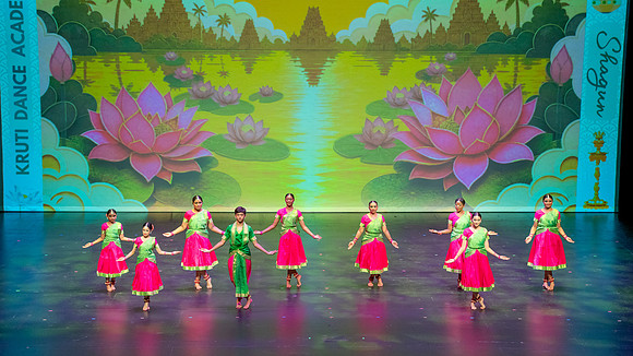208-Kruthi-Shagun-Show2__DSC8296