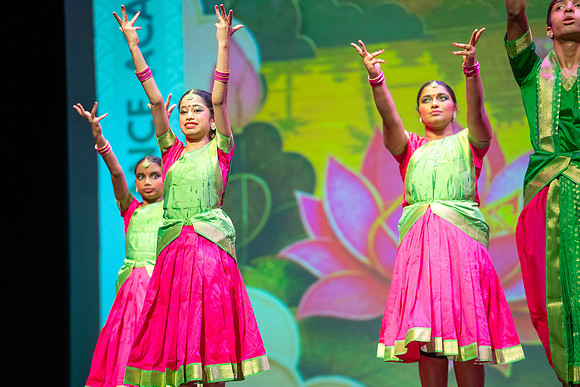 209-Kruthi-Shagun-Show2_CA200134-2