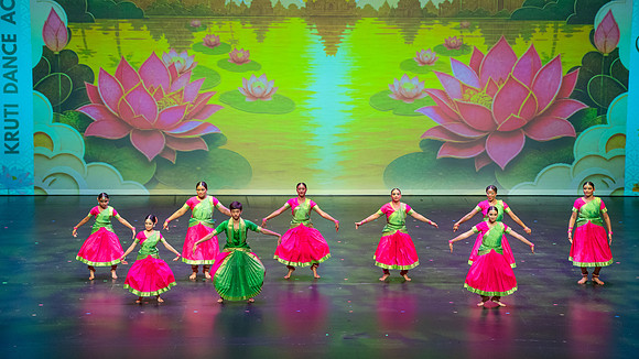 221-Kruthi-Shagun-Show2__DSC8320