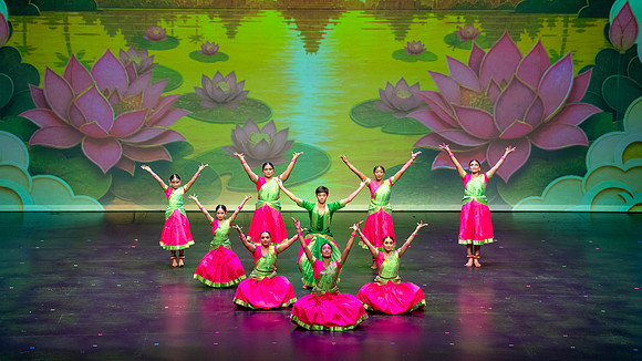 240-Kruthi-Shagun-Show2__DSC8365
