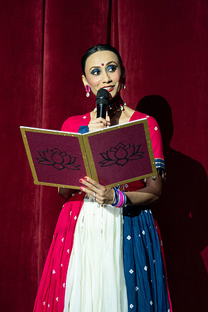 3-Kruthi-Shagun-Show3_VV208034