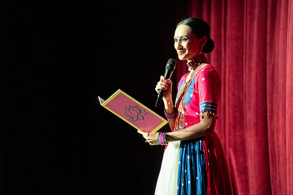 2-Kruthi-Shagun-Show4_CA201922