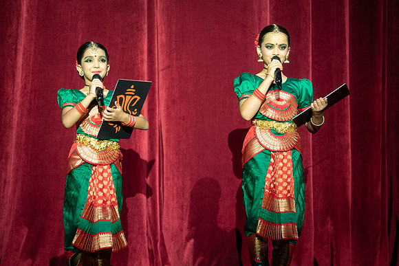 6-Kruthi-Shagun-Show4_CA201931-2