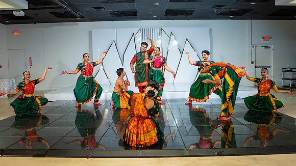78-Pravaha_VR608693