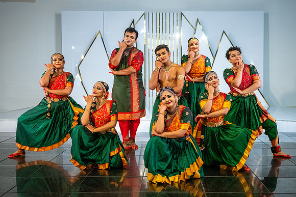 110-Pravaha_VR609593