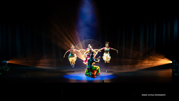 94-Radha__VK64268