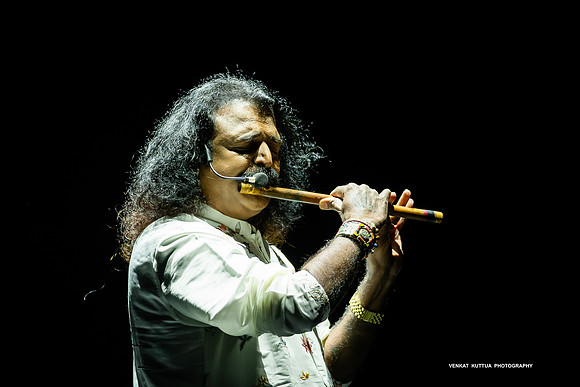 42-Radha_VV205577
