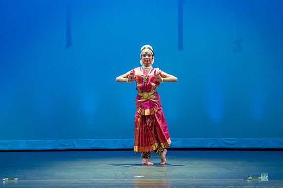 Dharshana_D3S3676