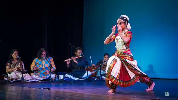 Dharshana_D3S3834