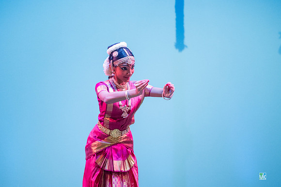 Dharshana_D3S3526