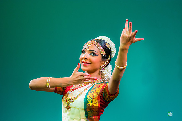 Dharshana_1117335