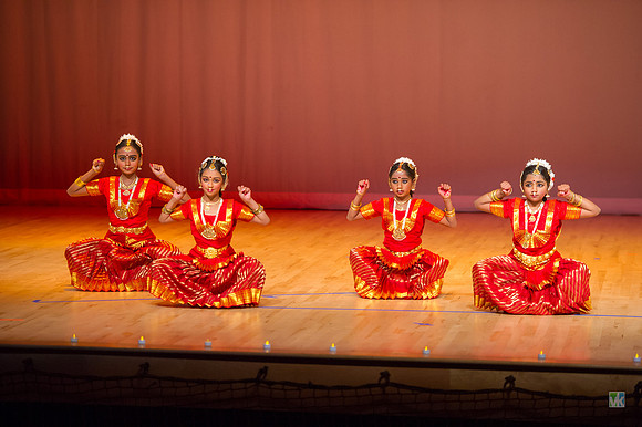 Samyuktam AR2016__D3S8301