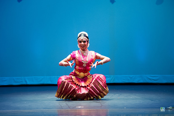 Dharshana_D3S3574
