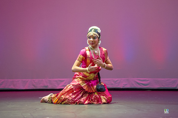 Dharshana_D3S3640
