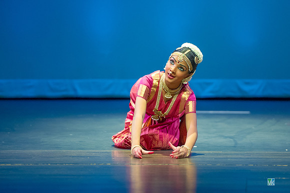 Dharshana_D3S3670