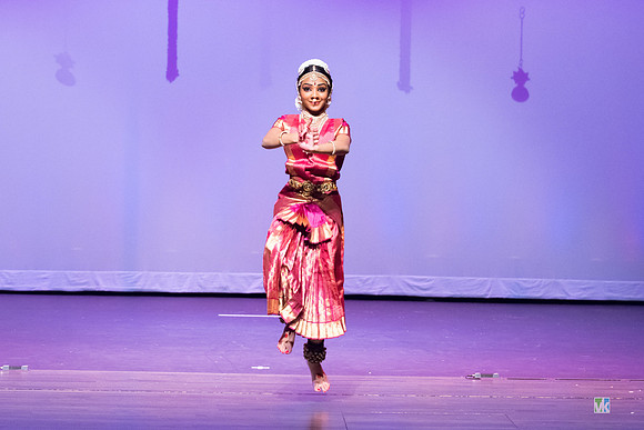 Dharshana_1116636